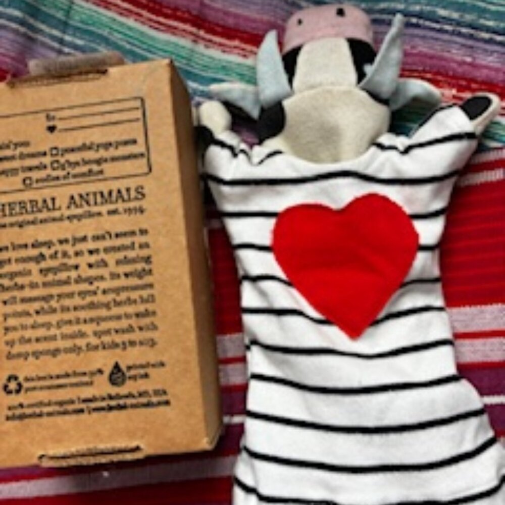 "Cowlamity Jane" Eyepillow with Lavender, Lemon Balm and Orange helps you rest. - Picture 2 of 7